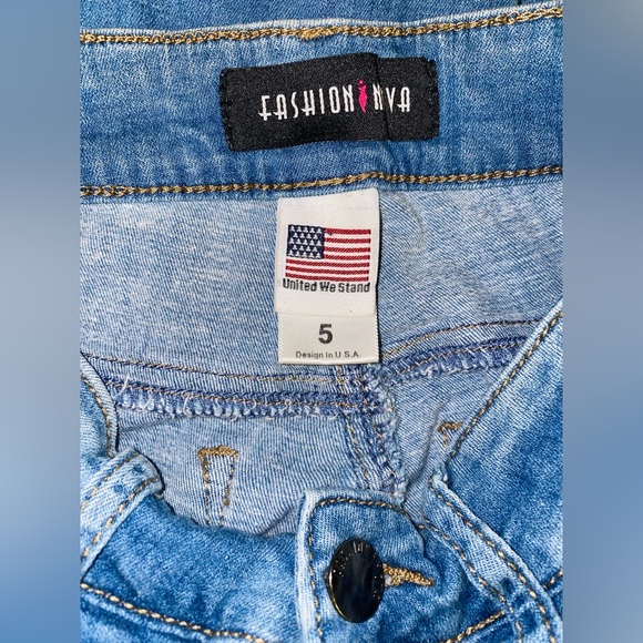 Fashion Nova Distressed Skinny Stretch Fit Jeans - Picture 4 of 4